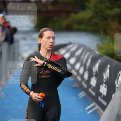 25.08.2024 - Elbe Triathlon Hamburg H.Heesch http://msf.ph/oto/6839281 25.08.2024 08:43:28 Schwimmen 117, 121, 142, 167, 190 meine-sportfotos.de