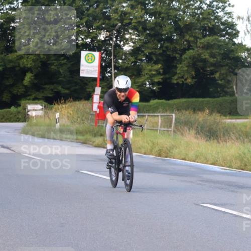 25.08.2024 - Elbe Triathlon Hamburg Fuchs,  Jonas http://msf.ph/oto/6839285 25.08.2024 08:54:31 Radfahren 92, 182, 81, 89, 158 meine-sportfotos.de
