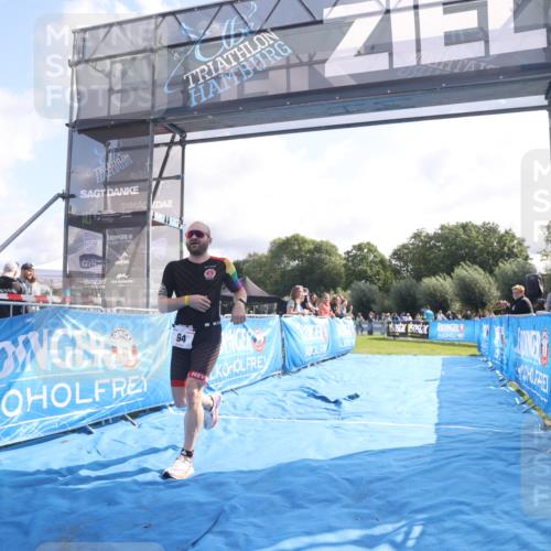 25.08.2024 - Elbe Triathlon Hamburg H.Heesch http://msf.ph/oto/6839286 25.08.2024 10:25:52 Ziel 94 meine-sportfotos.de