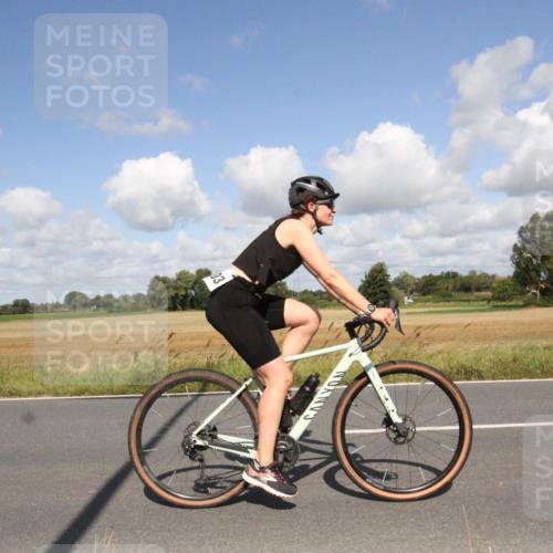 25.08.2024 - Elbe Triathlon Hamburg Fuchs,  Jonas http://msf.ph/oto/6839290 25.08.2024 10:58:18 Radfahren 1672, 676, 1503 meine-sportfotos.de