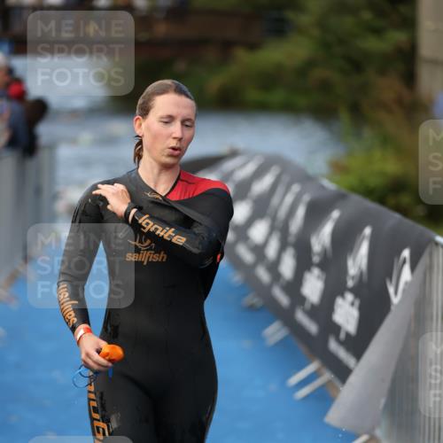 25.08.2024 - Elbe Triathlon Hamburg H.Heesch http://msf.ph/oto/6839296 25.08.2024 08:43:28 Schwimmen 117, 121, 142, 167, 190 meine-sportfotos.de