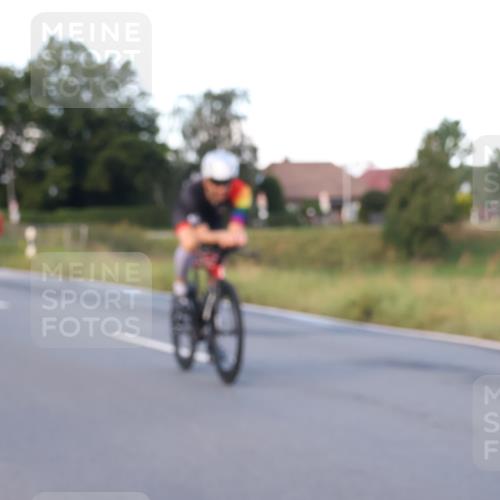 25.08.2024 - Elbe Triathlon Hamburg Fuchs,  Jonas http://msf.ph/oto/6839313 25.08.2024 08:54:32 Radfahren 92, 182, 81, 89, 158 meine-sportfotos.de