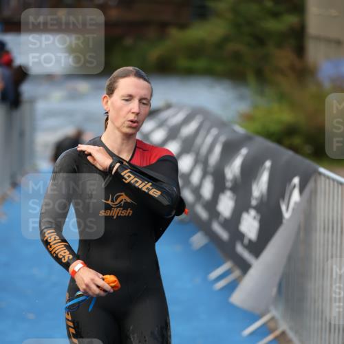25.08.2024 - Elbe Triathlon Hamburg H.Heesch http://msf.ph/oto/6839315 25.08.2024 08:43:28 Schwimmen 117, 121, 142, 167, 190 meine-sportfotos.de