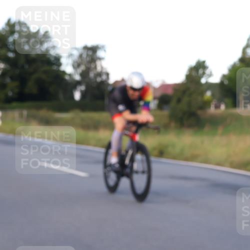 25.08.2024 - Elbe Triathlon Hamburg Fuchs,  Jonas http://msf.ph/oto/6839320 25.08.2024 08:54:32 Radfahren 92, 182, 81, 89, 158 meine-sportfotos.de