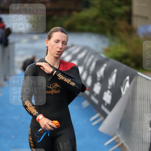 25.08.2024 - Elbe Triathlon Hamburg H.Heesch http://msf.ph/oto/6839323 25.08.2024 08:43:28 Schwimmen 117, 121, 142, 167, 190 meine-sportfotos.de