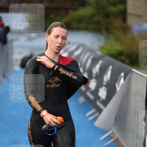 25.08.2024 - Elbe Triathlon Hamburg H.Heesch http://msf.ph/oto/6839328 25.08.2024 08:43:28 Schwimmen 117, 121, 142, 167, 190 meine-sportfotos.de