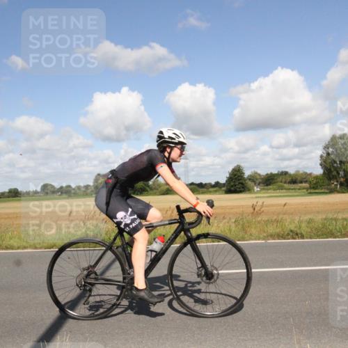25.08.2024 - Elbe Triathlon Hamburg Fuchs,  Jonas http://msf.ph/oto/6839330 25.08.2024 10:59:02 Radfahren 1588, 1643, 1631, 1645 meine-sportfotos.de