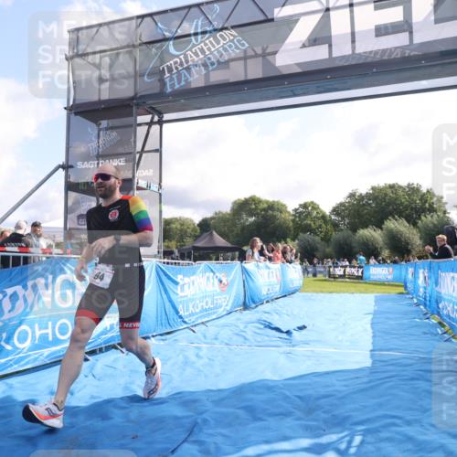 25.08.2024 - Elbe Triathlon Hamburg H.Heesch http://msf.ph/oto/6839334 25.08.2024 10:25:53 Ziel 94 meine-sportfotos.de