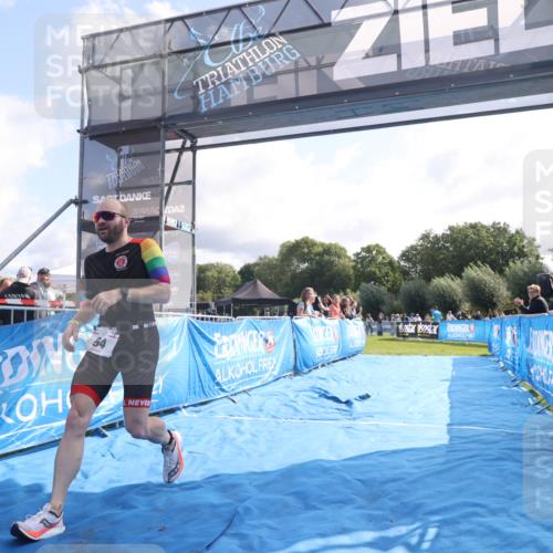 25.08.2024 - Elbe Triathlon Hamburg H.Heesch http://msf.ph/oto/6839346 25.08.2024 10:25:53 Ziel 94 meine-sportfotos.de