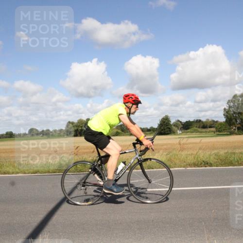 25.08.2024 - Elbe Triathlon Hamburg Fuchs,  Jonas http://msf.ph/oto/6839349 25.08.2024 10:59:22 Radfahren 1438, 455, 1403 meine-sportfotos.de