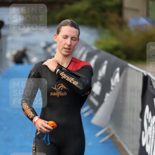 25.08.2024 - Elbe Triathlon Hamburg H.Heesch http://msf.ph/oto/6839357 25.08.2024 08:43:28 Schwimmen 117, 121, 142, 167, 190 meine-sportfotos.de