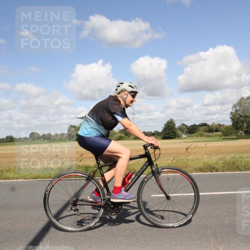 25.08.2024 - Elbe Triathlon Hamburg Fuchs,  Jonas http://msf.ph/oto/6839365 25.08.2024 10:59:28 Radfahren 455, 1403, 1598 meine-sportfotos.de