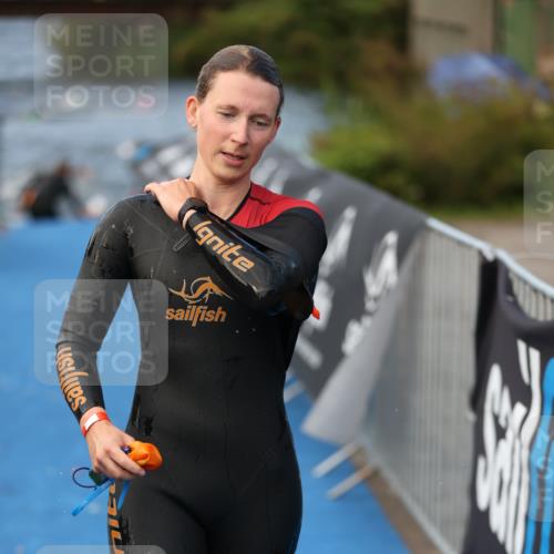 25.08.2024 - Elbe Triathlon Hamburg H.Heesch http://msf.ph/oto/6839369 25.08.2024 08:43:28 Schwimmen 117, 121, 142, 167, 190 meine-sportfotos.de