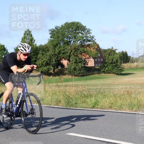 25.08.2024 - Elbe Triathlon Hamburg Fuchs,  Jonas http://msf.ph/oto/6839372 25.08.2024 09:36:26 Radfahren 258, 410, 119, 169, 308 meine-sportfotos.de