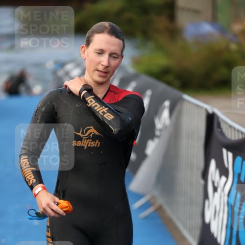 25.08.2024 - Elbe Triathlon Hamburg H.Heesch http://msf.ph/oto/6839374 25.08.2024 08:43:28 Schwimmen 117, 121, 142, 167, 190 meine-sportfotos.de