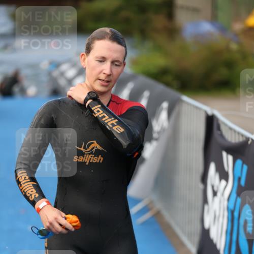 25.08.2024 - Elbe Triathlon Hamburg H.Heesch http://msf.ph/oto/6839379 25.08.2024 08:43:28 Schwimmen 117, 121, 142, 167, 190 meine-sportfotos.de