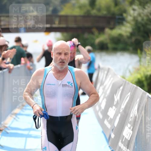 25.08.2024 - Elbe Triathlon Hamburg H.Heesch http://msf.ph/oto/6839400 25.08.2024 14:05:42 Schwimmen 4, 9, 13, 15, 17, 19, 22, 29 meine-sportfotos.de