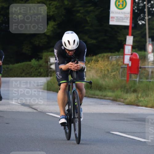 25.08.2024 - Elbe Triathlon Hamburg Fuchs,  Jonas http://msf.ph/oto/6839415 25.08.2024 08:54:42 Radfahren 158, 34, 39 meine-sportfotos.de