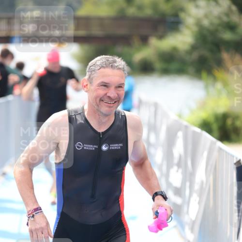 25.08.2024 - Elbe Triathlon Hamburg H.Heesch http://msf.ph/oto/6839417 25.08.2024 14:05:44 Schwimmen 4, 15, 17, 19, 22, 29 meine-sportfotos.de