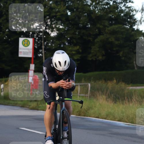 25.08.2024 - Elbe Triathlon Hamburg Fuchs,  Jonas http://msf.ph/oto/6839434 25.08.2024 08:54:43 Radfahren 158, 34, 39 meine-sportfotos.de