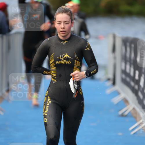 25.08.2024 - Elbe Triathlon Hamburg H.Heesch http://msf.ph/oto/6839437 25.08.2024 08:43:39 Schwimmen 110, 117, 121, 142, 153, 167, 176, 182, 190 meine-sportfotos.de