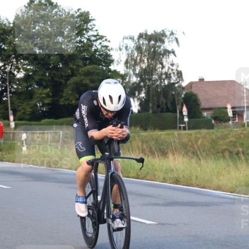 25.08.2024 - Elbe Triathlon Hamburg Fuchs,  Jonas http://msf.ph/oto/6839445 25.08.2024 08:54:43 Radfahren 158, 34, 39 meine-sportfotos.de