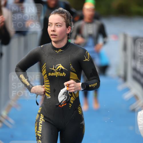 25.08.2024 - Elbe Triathlon Hamburg H.Heesch http://msf.ph/oto/6839447 25.08.2024 08:43:40 Schwimmen 110, 117, 121, 142, 153, 167, 176, 182, 190 meine-sportfotos.de