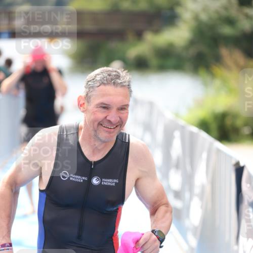 25.08.2024 - Elbe Triathlon Hamburg H.Heesch http://msf.ph/oto/6839455 25.08.2024 14:05:44 Schwimmen 4, 15, 17, 19, 22, 29 meine-sportfotos.de