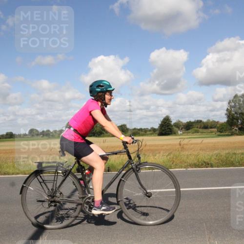25.08.2024 - Elbe Triathlon Hamburg Fuchs,  Jonas http://msf.ph/oto/6839463 25.08.2024 11:00:16 Radfahren 1630, 1511, 1690, 1557, 1484 meine-sportfotos.de