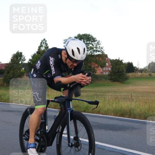 25.08.2024 - Elbe Triathlon Hamburg Fuchs,  Jonas http://msf.ph/oto/6839467 25.08.2024 08:54:43 Radfahren 158, 34, 39 meine-sportfotos.de
