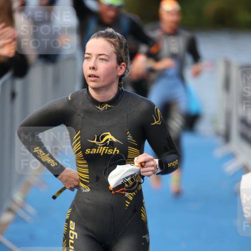 25.08.2024 - Elbe Triathlon Hamburg H.Heesch http://msf.ph/oto/6839470 25.08.2024 08:43:40 Schwimmen 110, 117, 121, 142, 153, 167, 176, 182, 190 meine-sportfotos.de