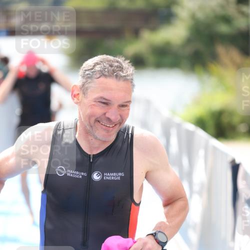 25.08.2024 - Elbe Triathlon Hamburg H.Heesch http://msf.ph/oto/6839479 25.08.2024 14:05:44 Schwimmen 4, 15, 17, 19, 22, 29 meine-sportfotos.de