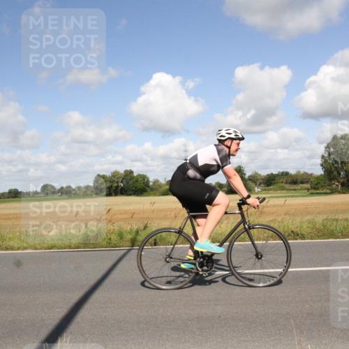 25.08.2024 - Elbe Triathlon Hamburg Fuchs,  Jonas http://msf.ph/oto/6839483 25.08.2024 11:00:42 Radfahren 1460, 750, 1610, 1463 meine-sportfotos.de