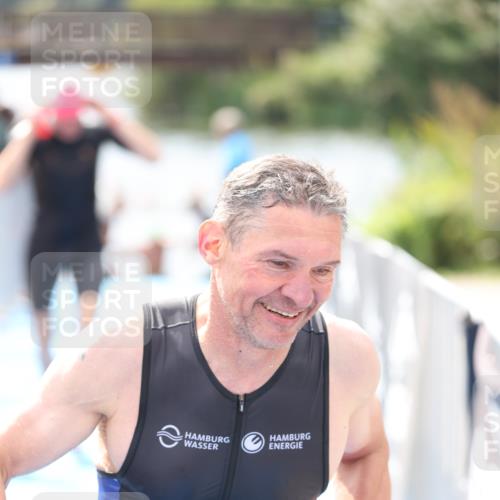 25.08.2024 - Elbe Triathlon Hamburg H.Heesch http://msf.ph/oto/6839496 25.08.2024 14:05:44 Schwimmen 4, 15, 17, 19, 22, 29 meine-sportfotos.de