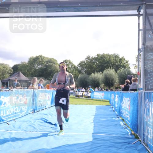 25.08.2024 - Elbe Triathlon Hamburg H.Heesch http://msf.ph/oto/6839500 25.08.2024 10:26:17 Ziel 60, 99 meine-sportfotos.de