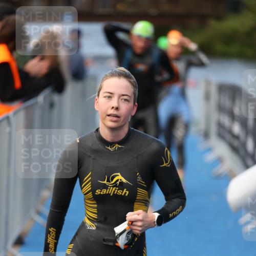 25.08.2024 - Elbe Triathlon Hamburg H.Heesch http://msf.ph/oto/6839501 25.08.2024 08:43:41 Schwimmen 110, 117, 121, 142, 153, 167, 176, 182, 190 meine-sportfotos.de
