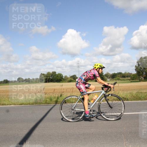 25.08.2024 - Elbe Triathlon Hamburg Fuchs,  Jonas http://msf.ph/oto/6839506 25.08.2024 11:00:55 Radfahren 1692, 1458, 1471 meine-sportfotos.de