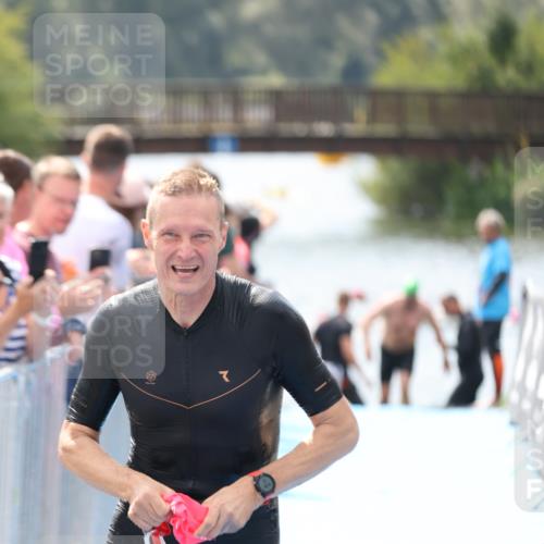 25.08.2024 - Elbe Triathlon Hamburg H.Heesch http://msf.ph/oto/6839517 25.08.2024 14:05:46 Schwimmen 4, 15, 17, 19, 22, 29 meine-sportfotos.de