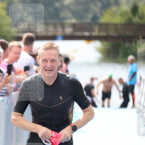 25.08.2024 - Elbe Triathlon Hamburg H.Heesch http://msf.ph/oto/6839520 25.08.2024 14:05:46 Schwimmen 4, 15, 17, 19, 22, 29 meine-sportfotos.de