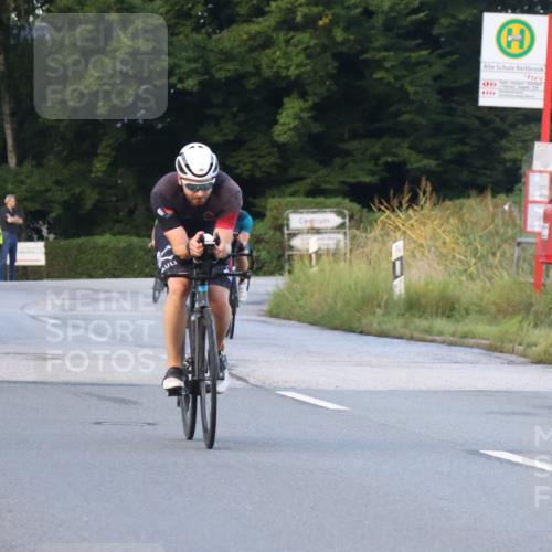 25.08.2024 - Elbe Triathlon Hamburg Fuchs,  Jonas http://msf.ph/oto/6839522 25.08.2024 08:55:00 Radfahren 91, 42, 75, 56, 48 meine-sportfotos.de