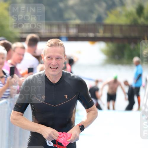 25.08.2024 - Elbe Triathlon Hamburg H.Heesch http://msf.ph/oto/6839527 25.08.2024 14:05:46 Schwimmen 4, 15, 17, 19, 22, 29 meine-sportfotos.de