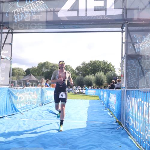 25.08.2024 - Elbe Triathlon Hamburg H.Heesch http://msf.ph/oto/6839535 25.08.2024 10:26:17 Ziel 60, 99 meine-sportfotos.de