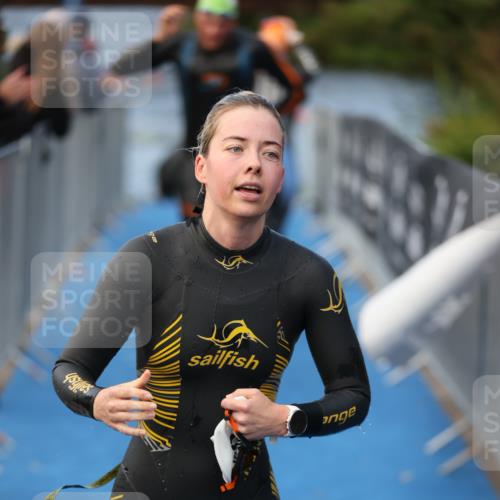 25.08.2024 - Elbe Triathlon Hamburg H.Heesch http://msf.ph/oto/6839540 25.08.2024 08:43:41 Schwimmen 110, 117, 121, 142, 153, 167, 176, 182, 190 meine-sportfotos.de