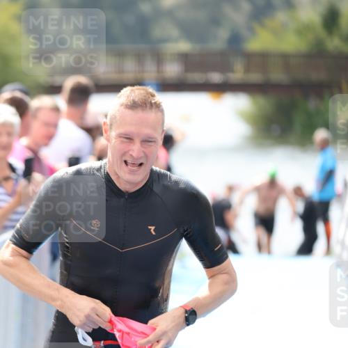 25.08.2024 - Elbe Triathlon Hamburg H.Heesch http://msf.ph/oto/6839541 25.08.2024 14:05:46 Schwimmen 4, 15, 17, 19, 22, 29 meine-sportfotos.de