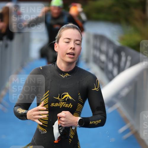 25.08.2024 - Elbe Triathlon Hamburg H.Heesch http://msf.ph/oto/6839549 25.08.2024 08:43:41 Schwimmen 110, 117, 121, 142, 153, 167, 176, 182, 190 meine-sportfotos.de