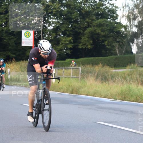25.08.2024 - Elbe Triathlon Hamburg Fuchs,  Jonas http://msf.ph/oto/6839563 25.08.2024 08:55:01 Radfahren 91, 42, 75, 56, 48, 184 meine-sportfotos.de