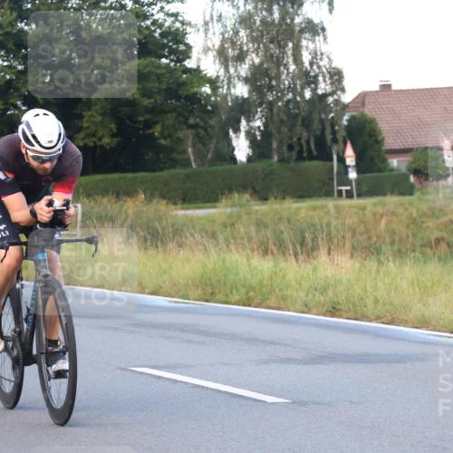 25.08.2024 - Elbe Triathlon Hamburg Fuchs,  Jonas http://msf.ph/oto/6839569 25.08.2024 08:55:01 Radfahren 91, 42, 75, 56, 48, 184 meine-sportfotos.de