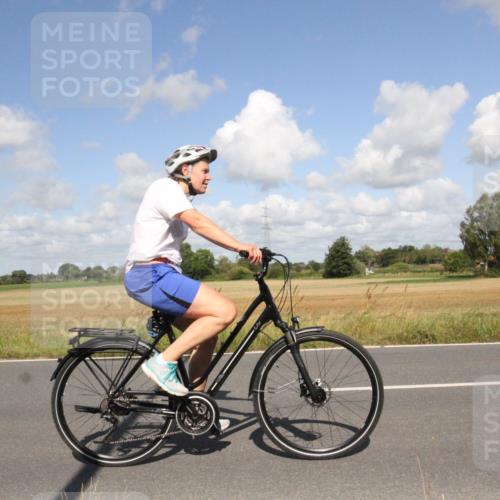 25.08.2024 - Elbe Triathlon Hamburg Fuchs,  Jonas http://msf.ph/oto/6839575 25.08.2024 11:01:17 Radfahren 1540, 1687, 1582, 1452, 1455 meine-sportfotos.de