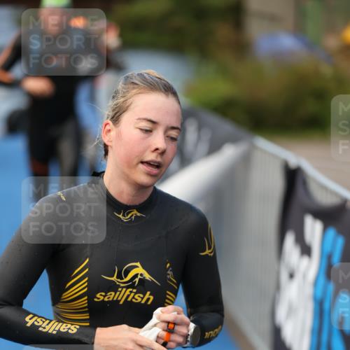 25.08.2024 - Elbe Triathlon Hamburg H.Heesch http://msf.ph/oto/6839584 25.08.2024 08:43:41 Schwimmen 110, 117, 121, 142, 153, 167, 176, 182, 190 meine-sportfotos.de