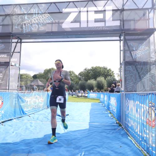25.08.2024 - Elbe Triathlon Hamburg H.Heesch http://msf.ph/oto/6839586 25.08.2024 10:26:17 Ziel 60, 99 meine-sportfotos.de